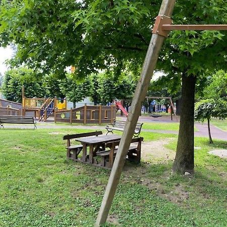 La Casa Nel Borgo Apartman Angera Kültér fotó
