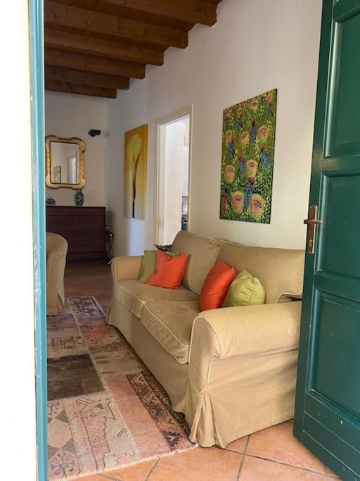 La Casa Nel Borgo Apartman Angera Kültér fotó